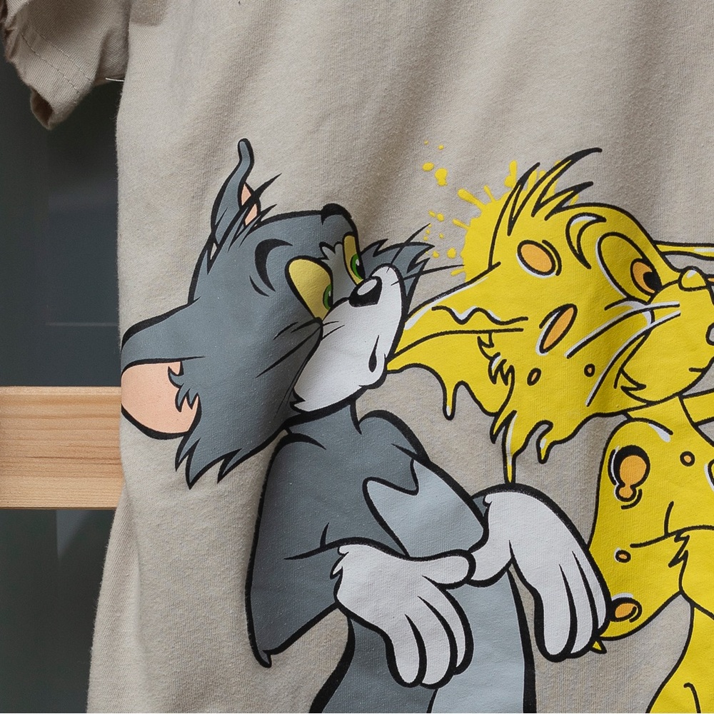 Tom and Jerry graphic T-shirt - Picture 8 of 9
